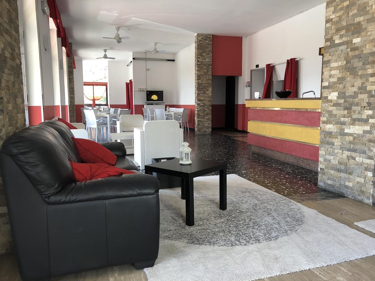 Hotel Monique Нолі Екстер'єр фото