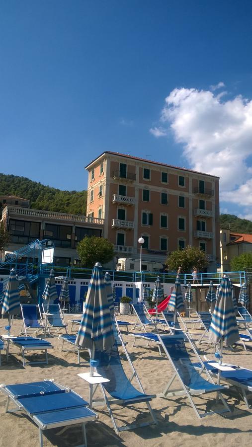 Hotel Monique Нолі Екстер'єр фото